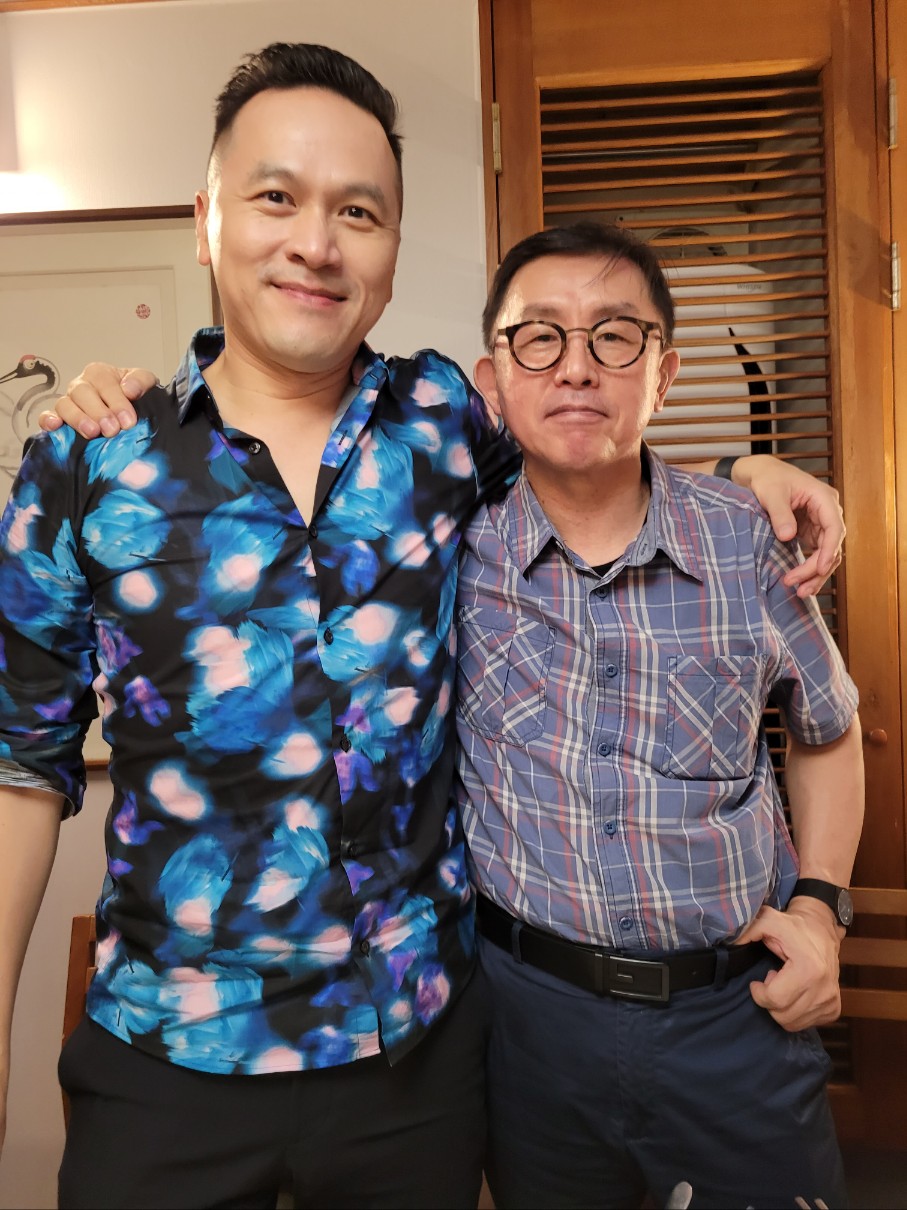 『귀신들의 땅』의 저자 천쓰홍(왼쪽) 작가와 필자